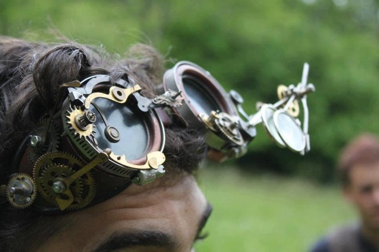 fe7ee587e1676d561deecd38b6b3d911--steampunk-goggles-diesel-punk.jpg.0a0c075a4df5fd1b290b288e01f2f550.jpg