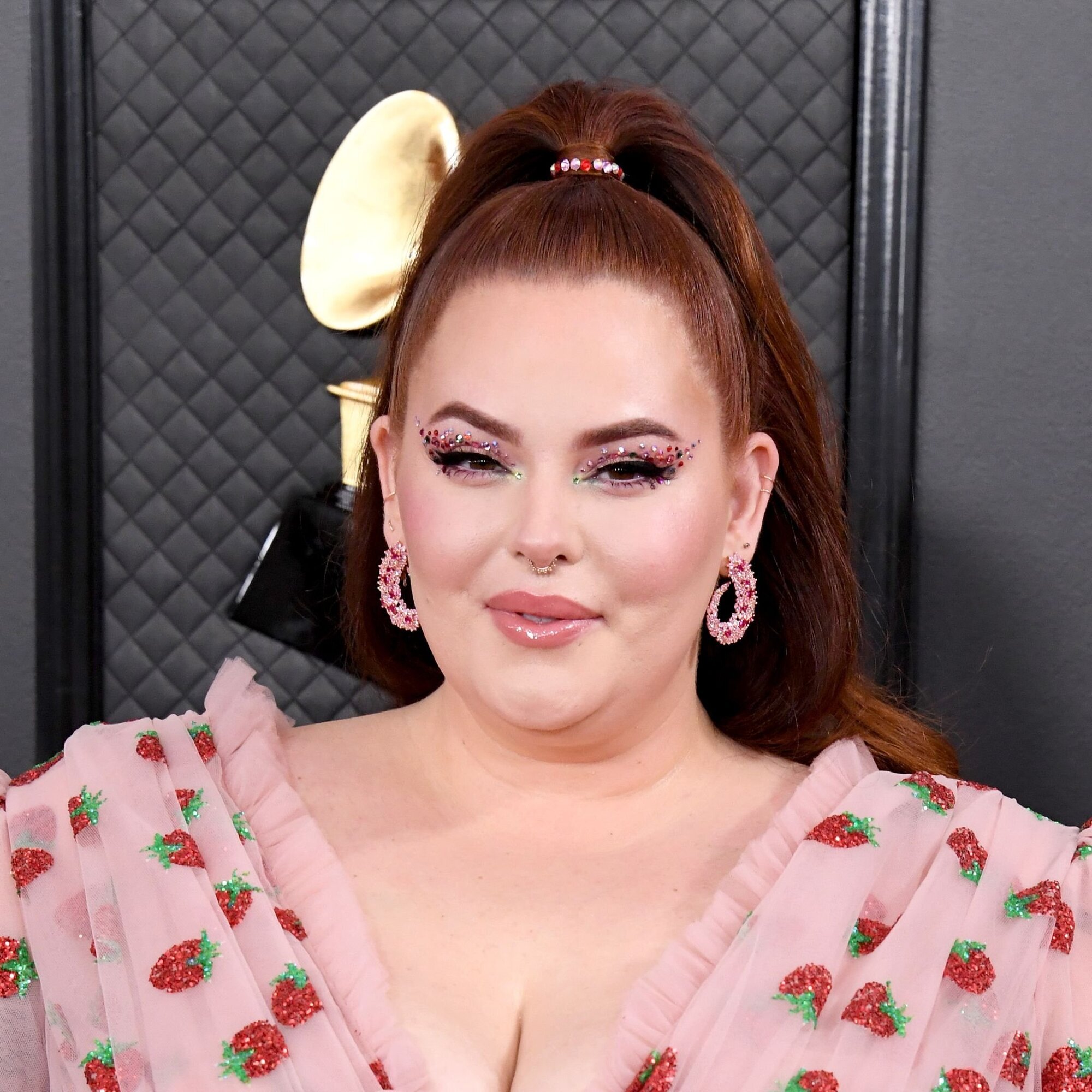 tess-holliday-opens-up-about-being-in-recovery-from-anorexia-1620293315.jpg